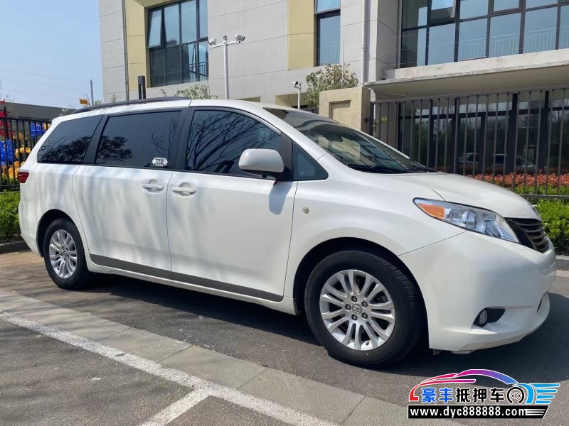 18年丰田塞纳轿车抵押车出售