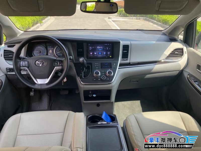 18年丰田塞纳轿车抵押车出售