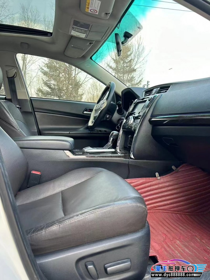 17年丰田锐志轿车抵押车出售