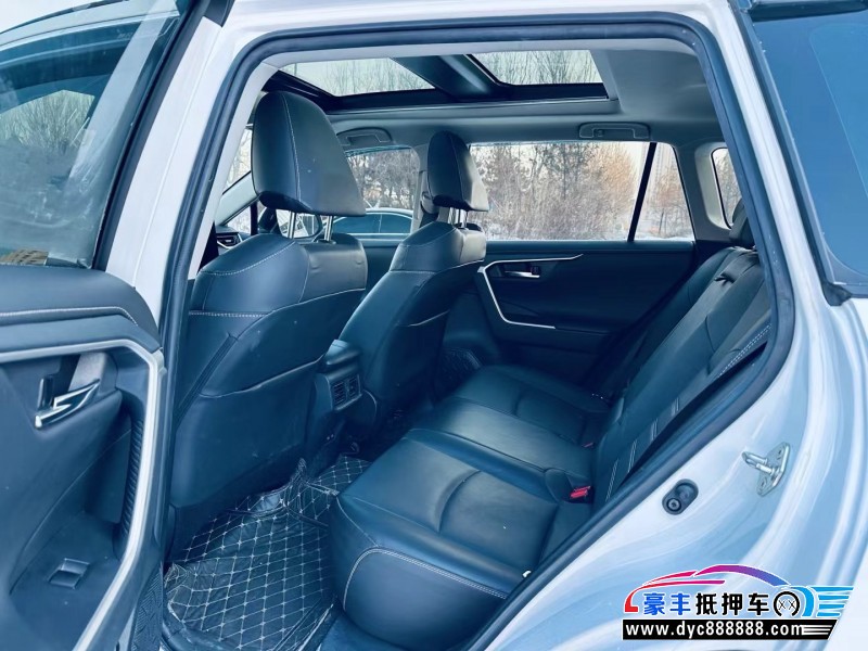 21年丰田RAV4轿车抵押车出售