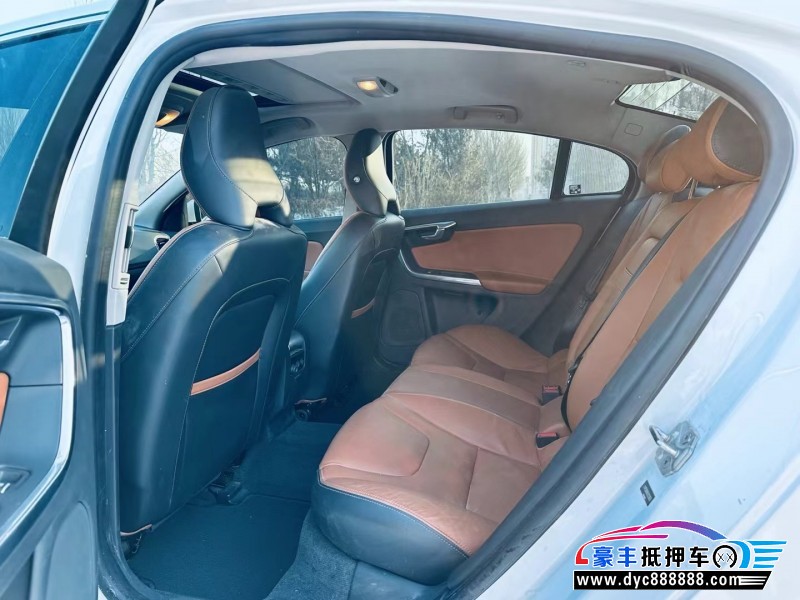 19年沃尔沃S60轿车抵押车出售