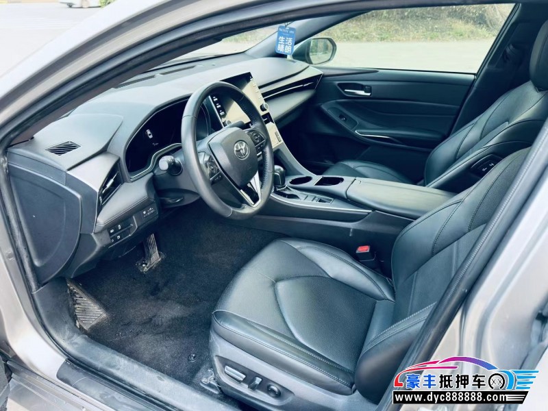 20年丰田亚洲龙轿车抵押车出售