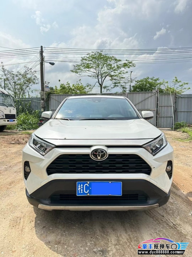 20年丰田RAV4轿车抵押车出售