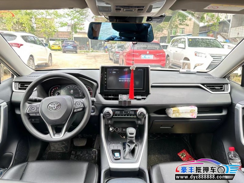 20年丰田RAV4轿车抵押车出售