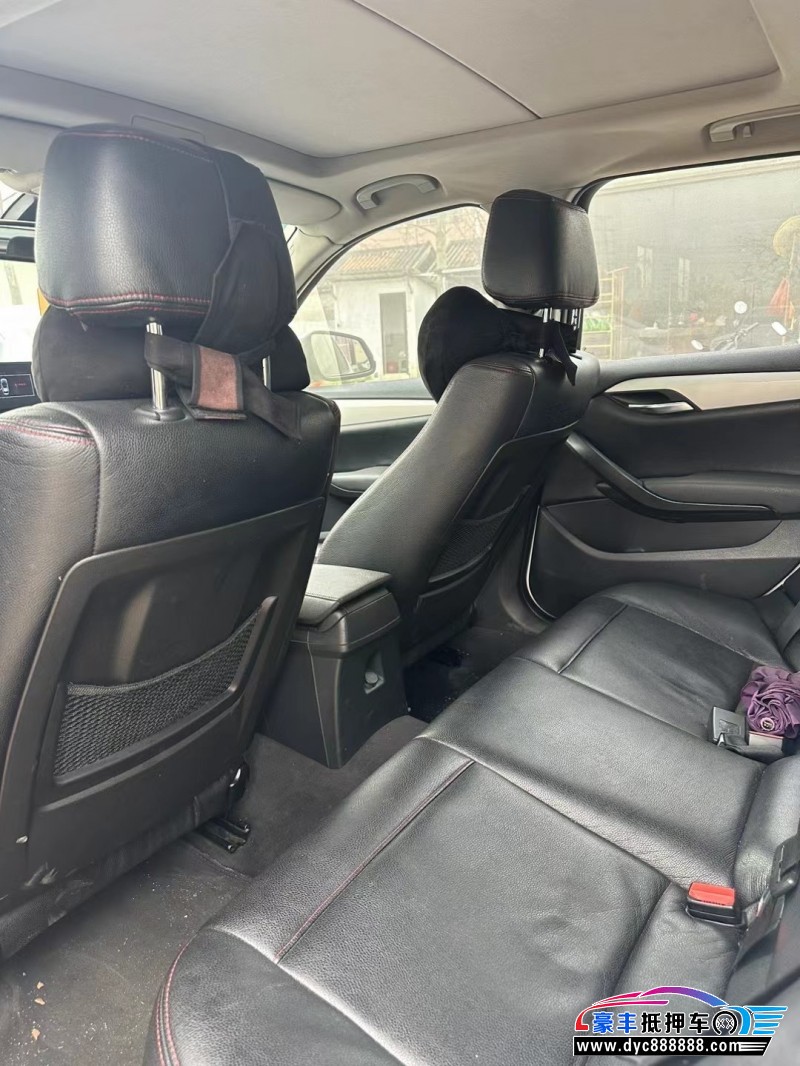 15年宝马X1轿车抵押车出售