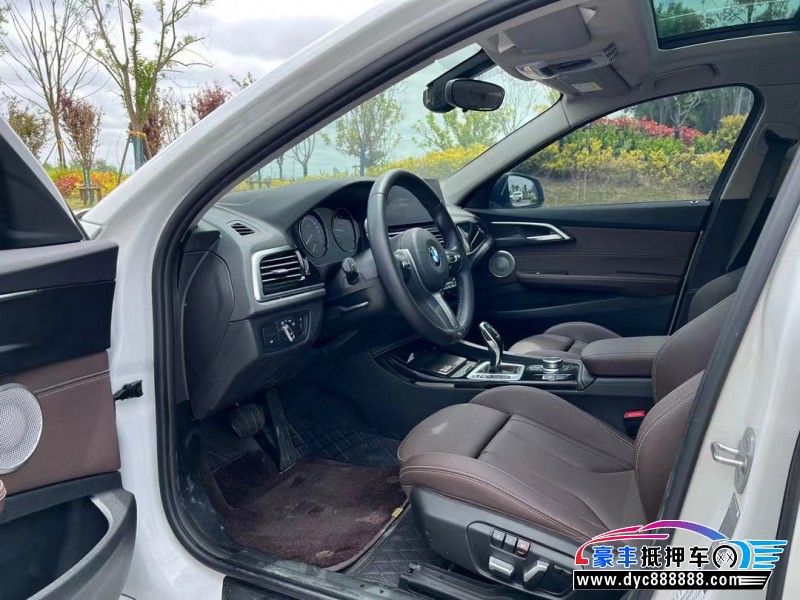 23年宝马1系轿车抵押车出售