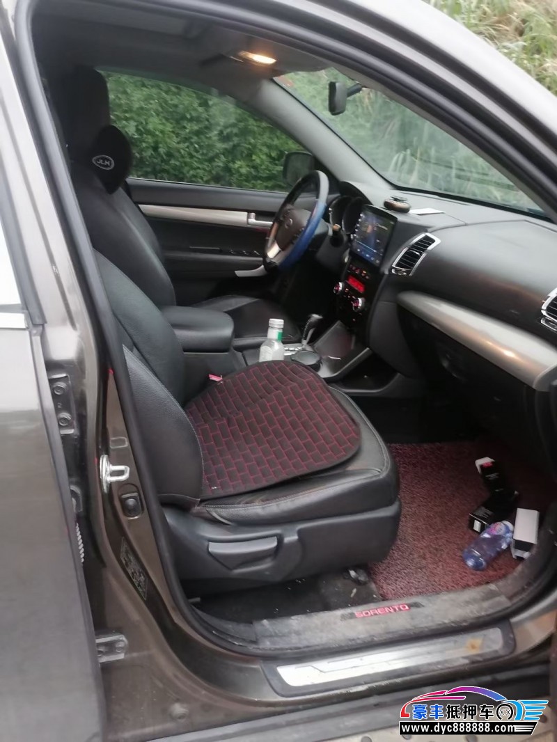 12年起亚索兰托轿车抵押车出售