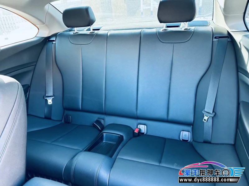 20年宝马2系轿车抵押车出售