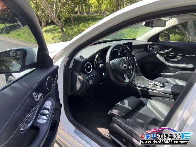18年奔驰C轿车抵押车出售