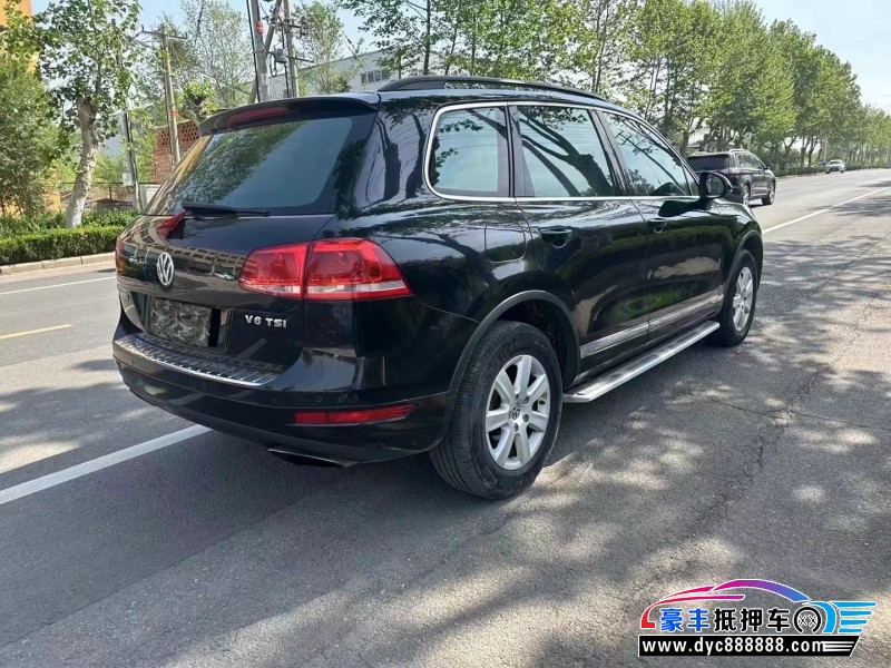 13年大众途锐轿车抵押车出售