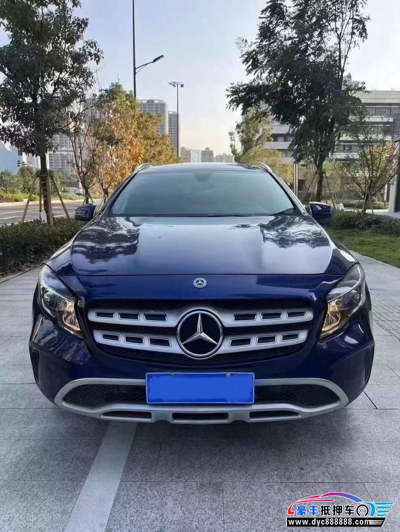 19年奔驰GLA轿车抵押车出售