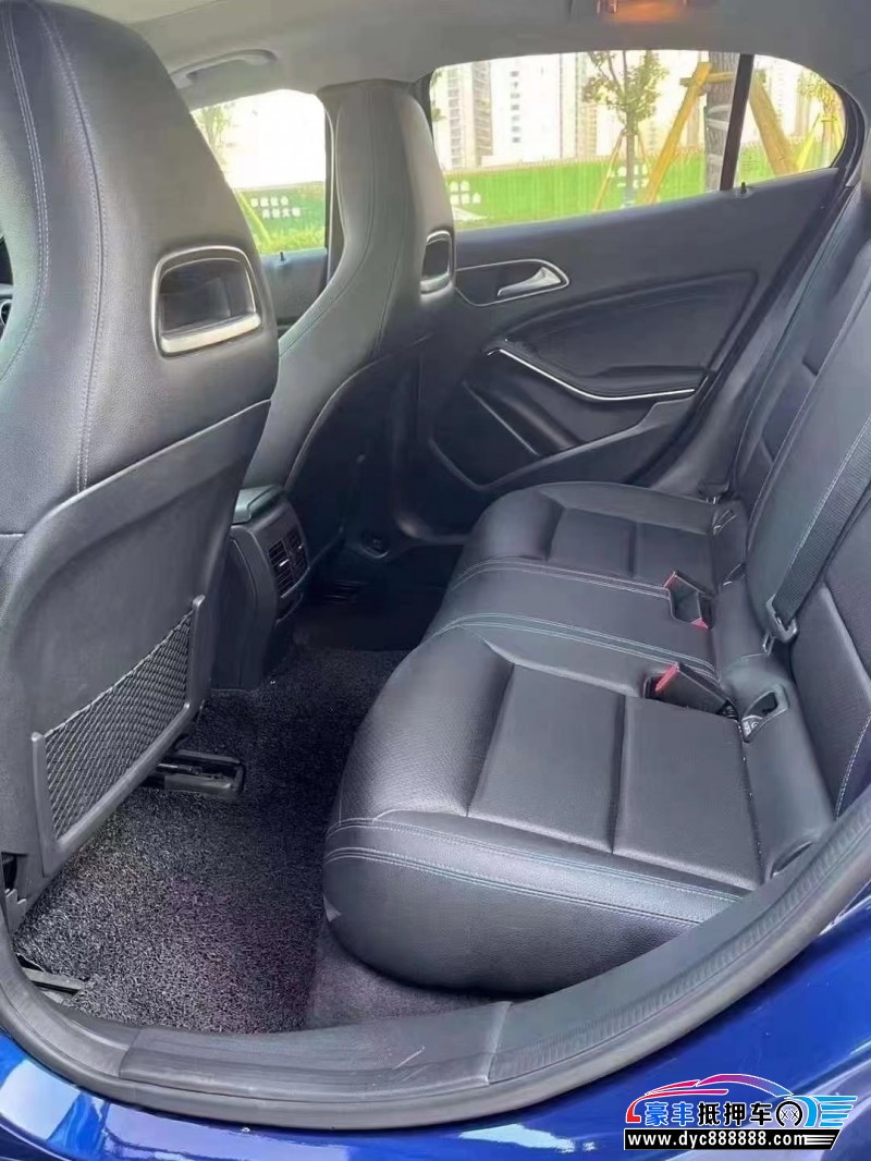 19年奔驰GLA轿车抵押车出售