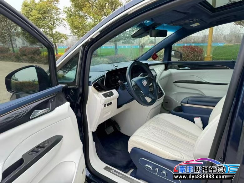 20年别克GL8轿车抵押车出售