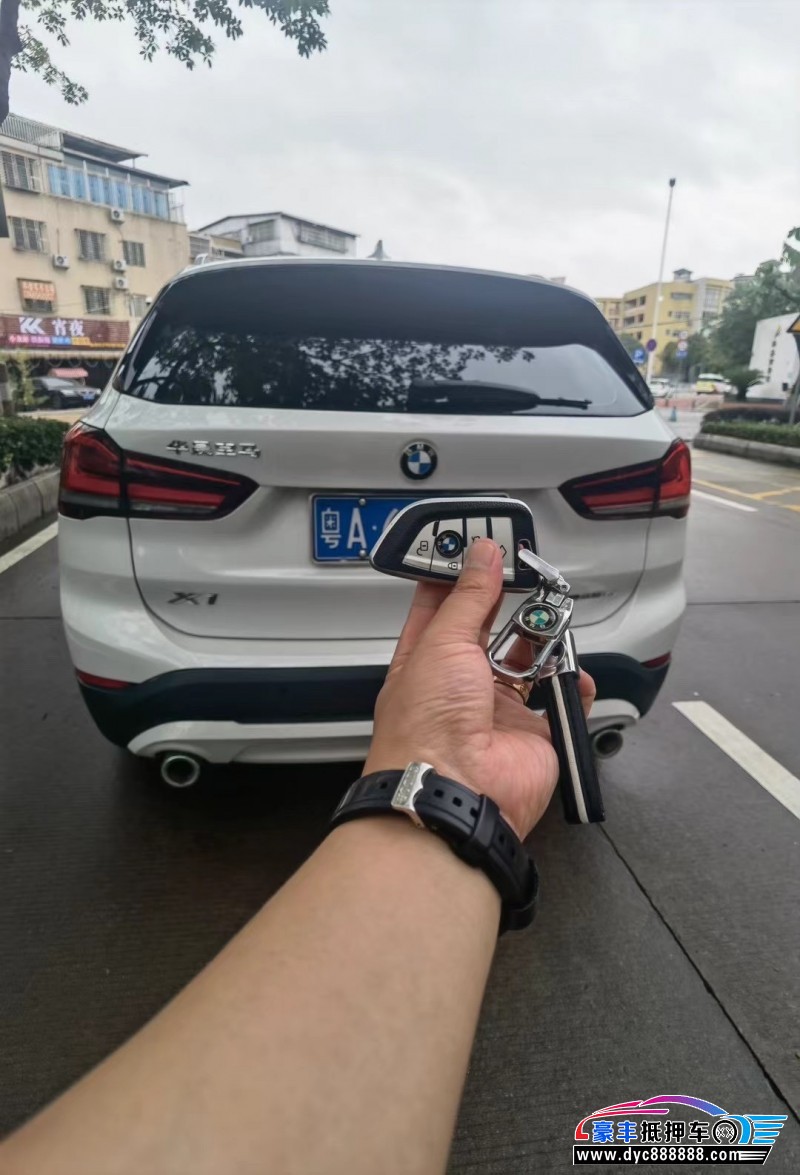 21年宝马X1轿车抵押车出售