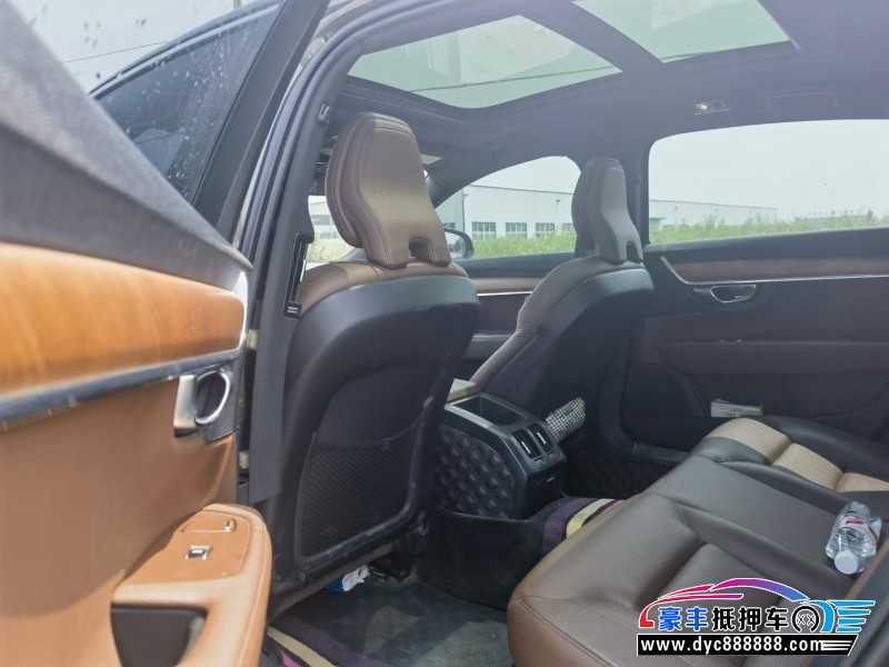 21年沃尔沃S90轿车抵押车出售