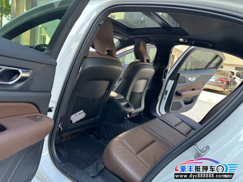 22年沃尔沃S60轿车抵押车出售