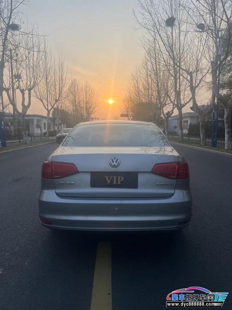 16年大众速腾轿车抵押车出售