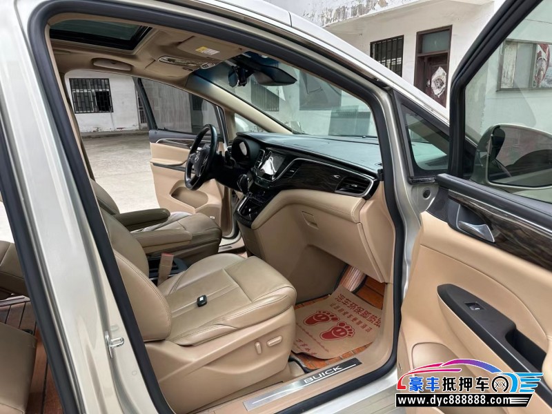 17年别克GL8轿车抵押车出售