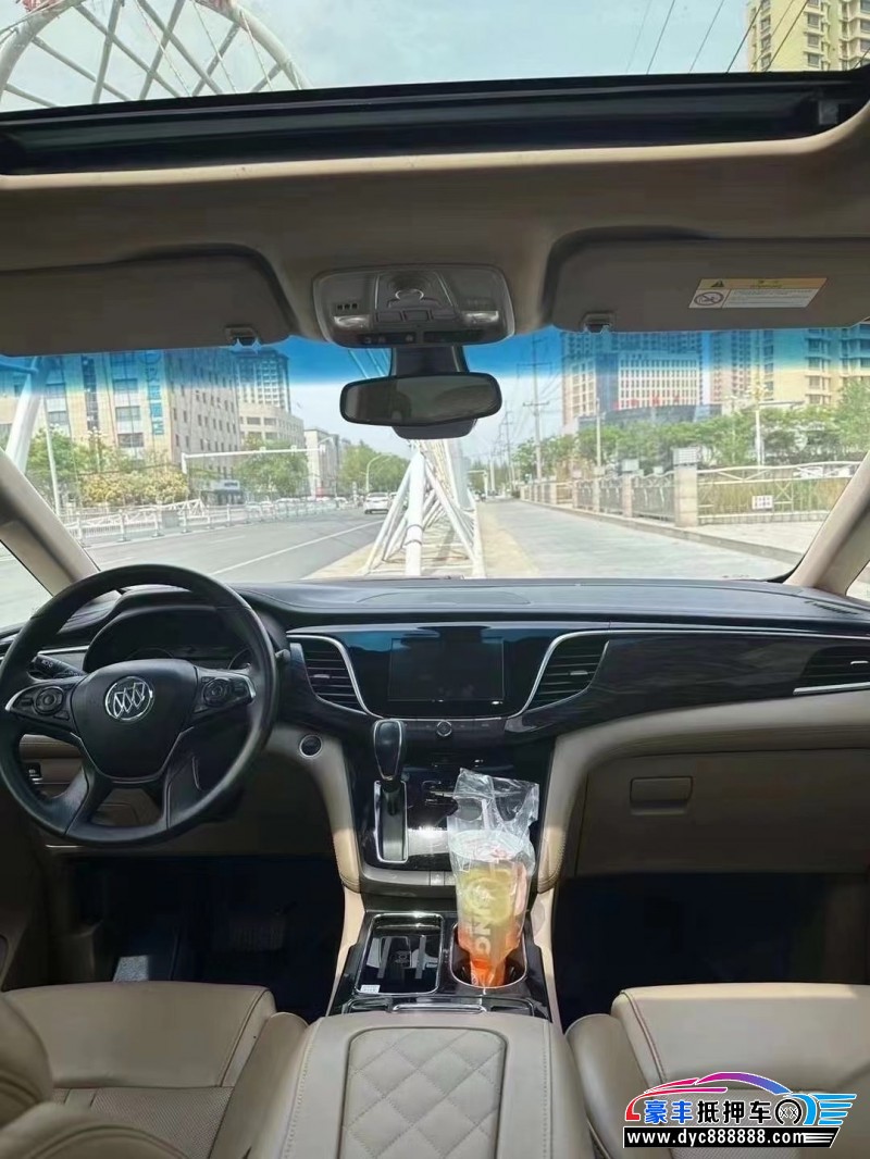 20年别克GL8轿车抵押车出售