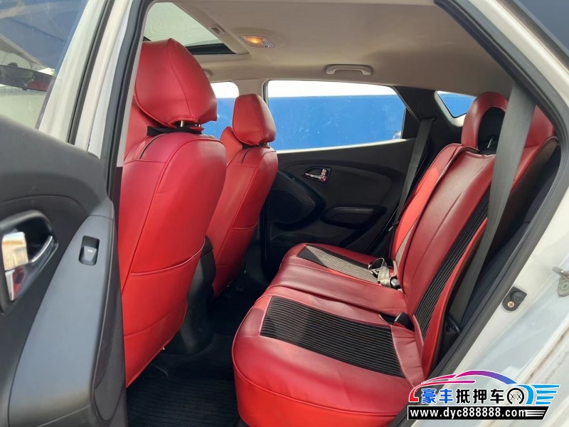 15年现代ix35轿车抵押车出售