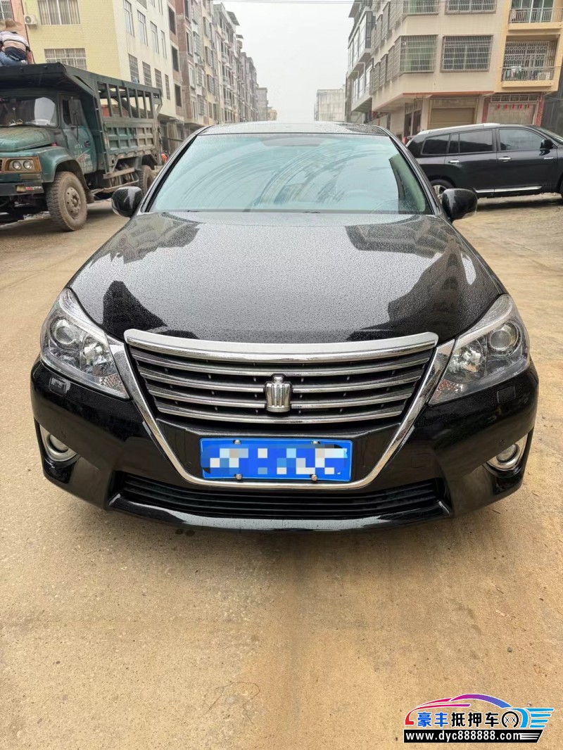 14年丰田皇冠轿车抵押车出售