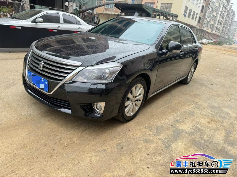 14年丰田皇冠轿车抵押车出售