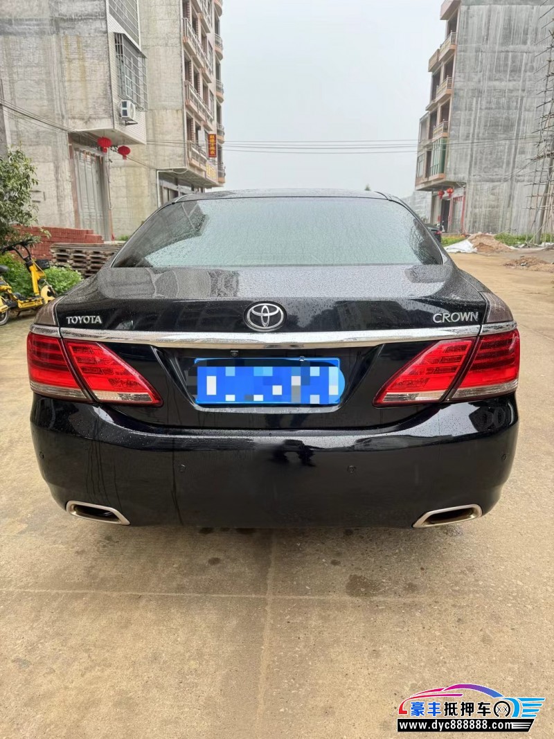 14年丰田皇冠轿车抵押车出售