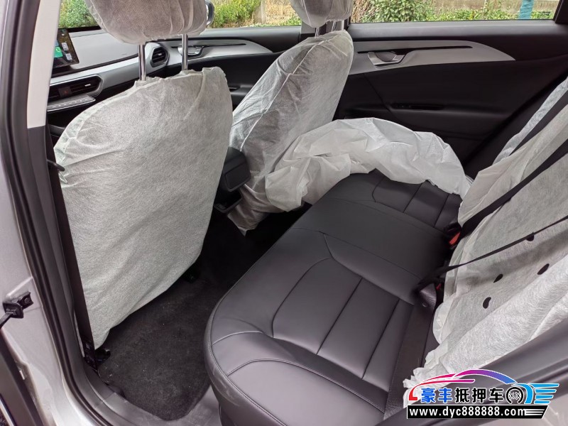 24年吉利几何轿车抵押车出售