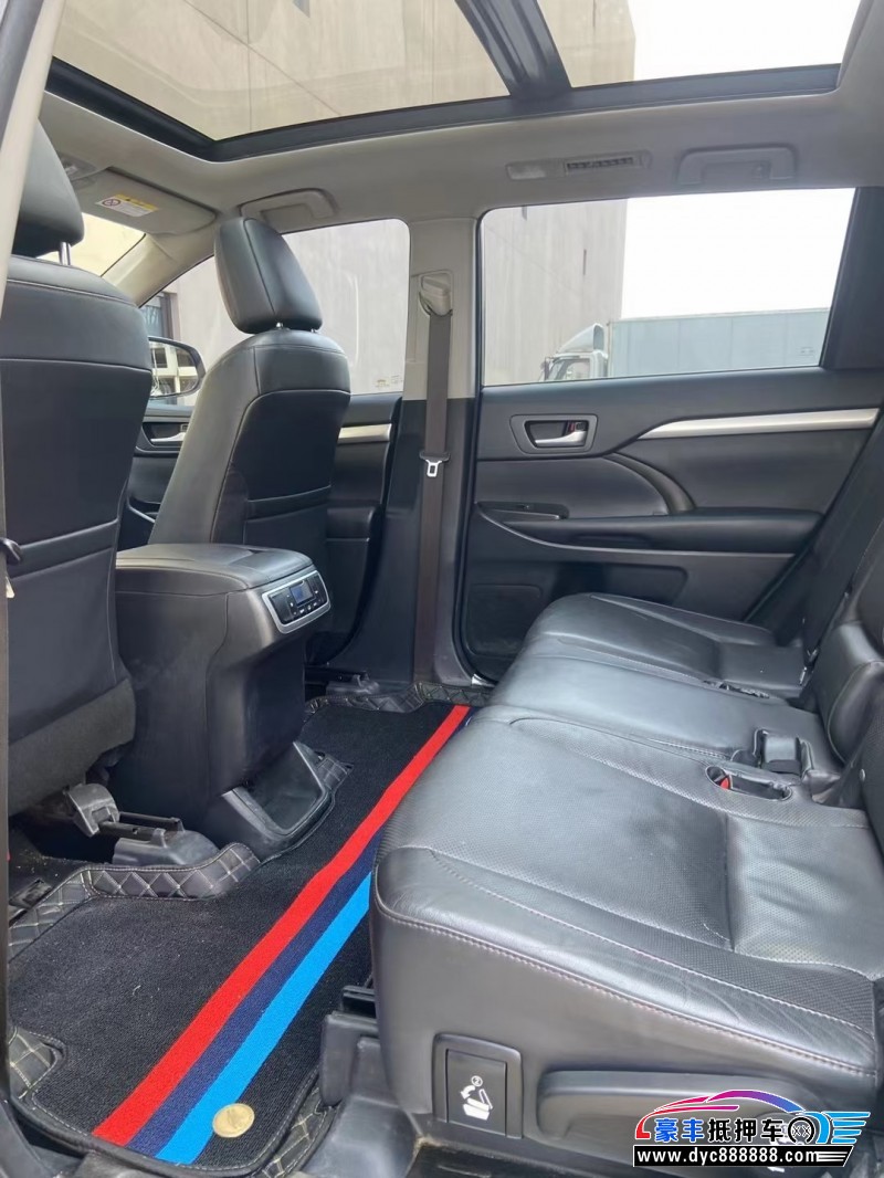 17年丰田汉兰达轿车抵押车出售