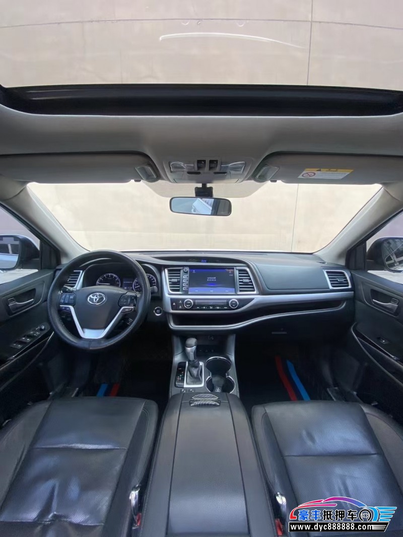 17年丰田汉兰达轿车抵押车出售