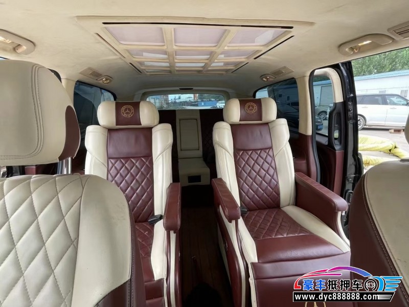 18年奔驰威霆轿车抵押车出售