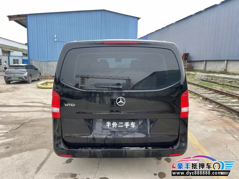 18年奔驰威霆轿车抵押车出售