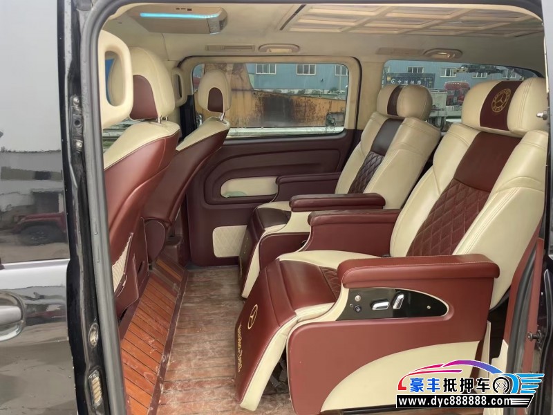 18年奔驰威霆轿车抵押车出售