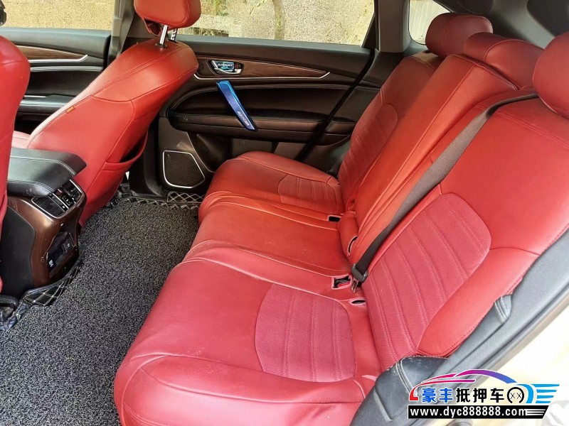 17年本田UR-V轿车抵押车出售