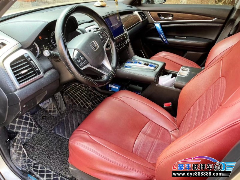 17年本田UR-V轿车抵押车出售