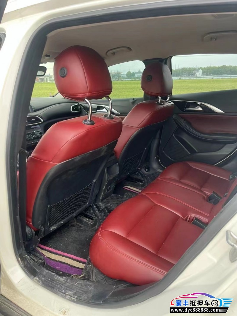 17年英菲尼迪QX30轿车抵押车出售