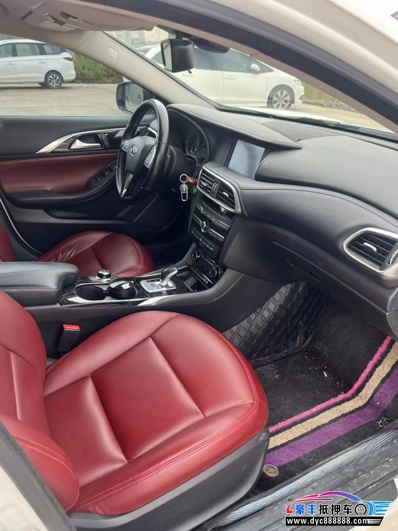 17年英菲尼迪QX30轿车抵押车出售