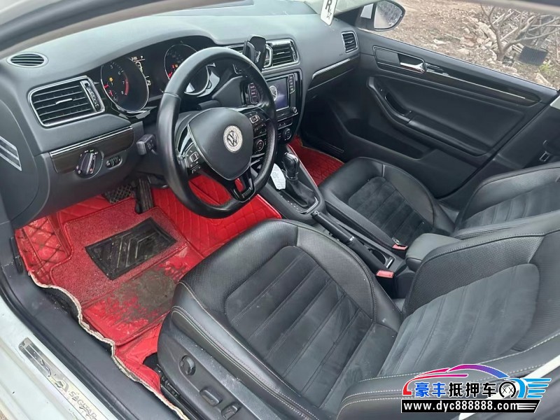 17年大众速腾轿车抵押车出售