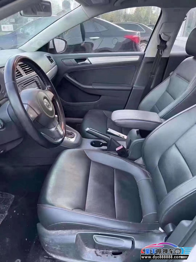 15年大众速腾轿车抵押车出售