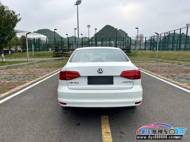 16年大众速腾轿车抵押车出售