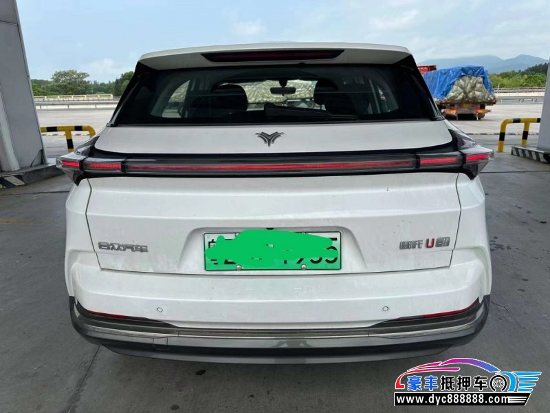 24年哪吒U轿车抵押车出售