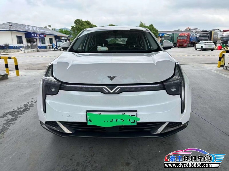 24年哪吒U轿车抵押车出售