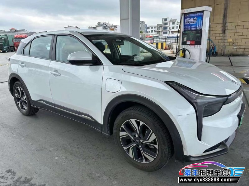 24年哪吒U轿车抵押车出售