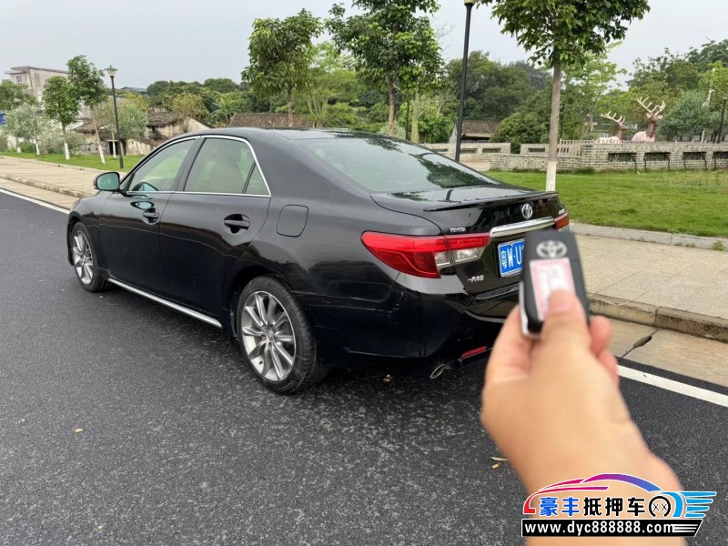 14年丰田锐志轿车抵押车出售