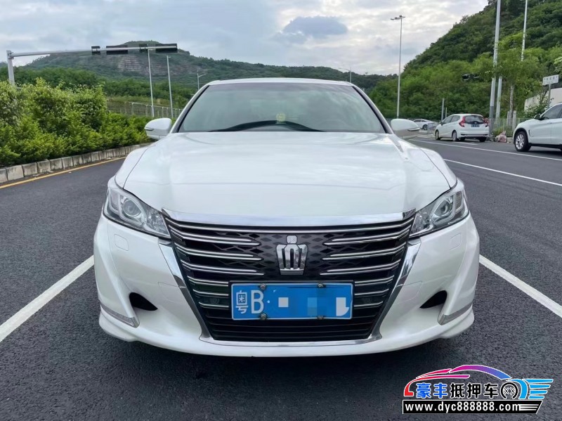 16年丰田皇冠轿车抵押车出售