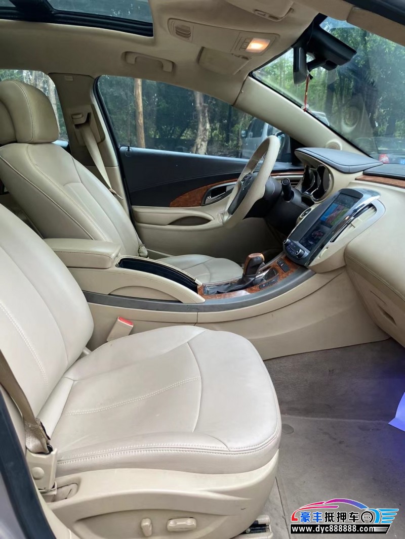 10年别克君越轿车抵押车出售