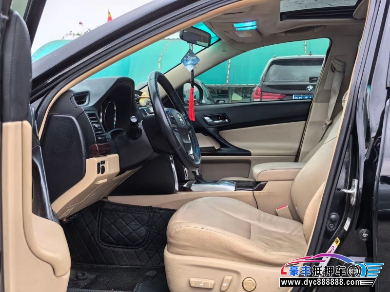 11年丰田锐志轿车抵押车出售