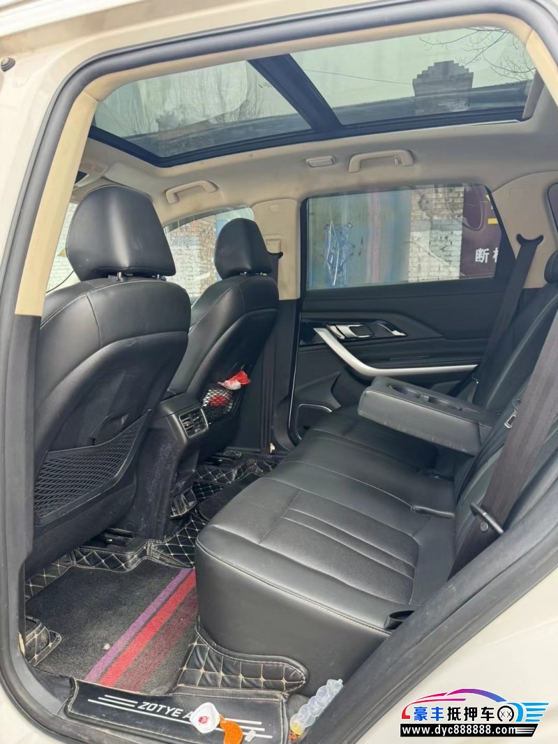 18年众泰T500轿车抵押车出售