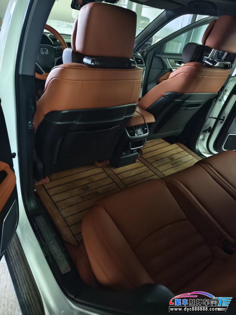 17年本田UR-V轿车抵押车出售