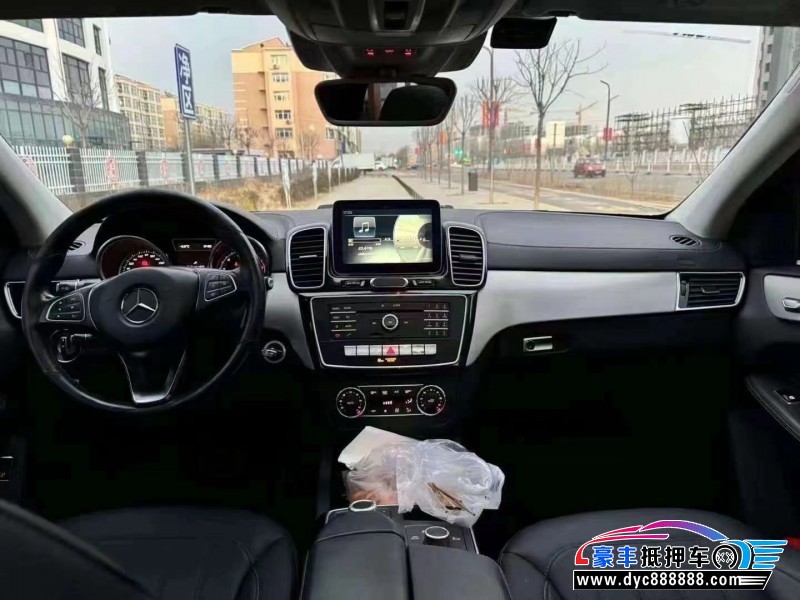 17年奔驰GLE轿车抵押车出售